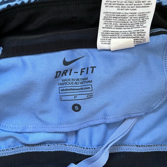 Nike Pro DryFit shorts - blue and black size small - Picture 3 of 3
